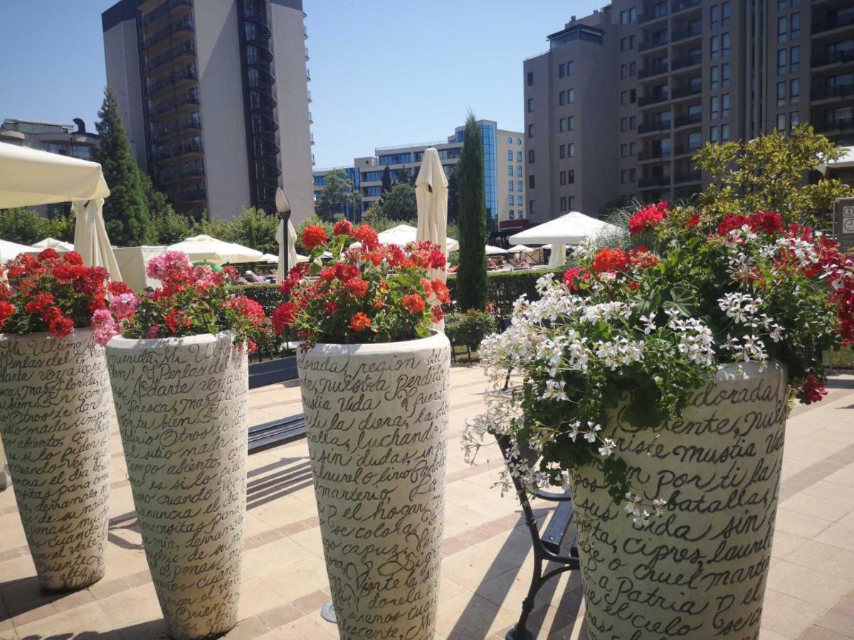 Royal Beach Apartment Sea View 1 Слънчев бряг Екстериор снимка