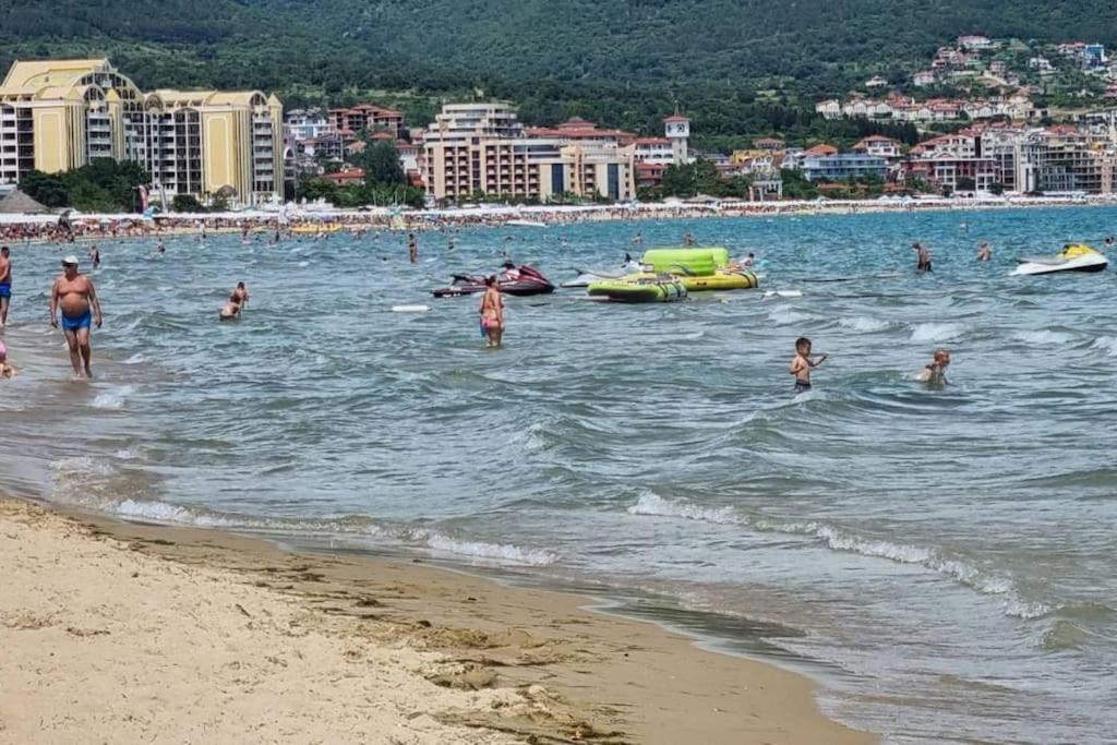 Royal Beach Apartment Sea View 1 Слънчев бряг Екстериор снимка